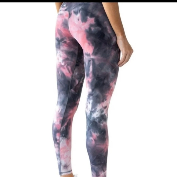 Kamo Fitness Ellyn Puffin Tie Dye 